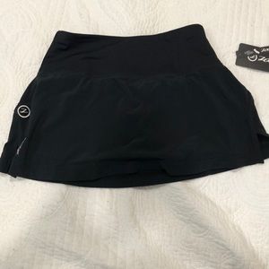 NWT Zoot Women’s Running Skirt, built in shorts
